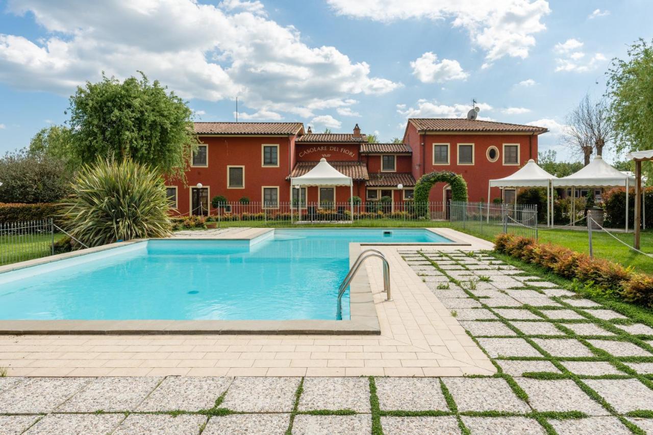 Casolare Dei Fiori - Mughetto Villa มอนติคาร์โล ภายนอก รูปภาพ