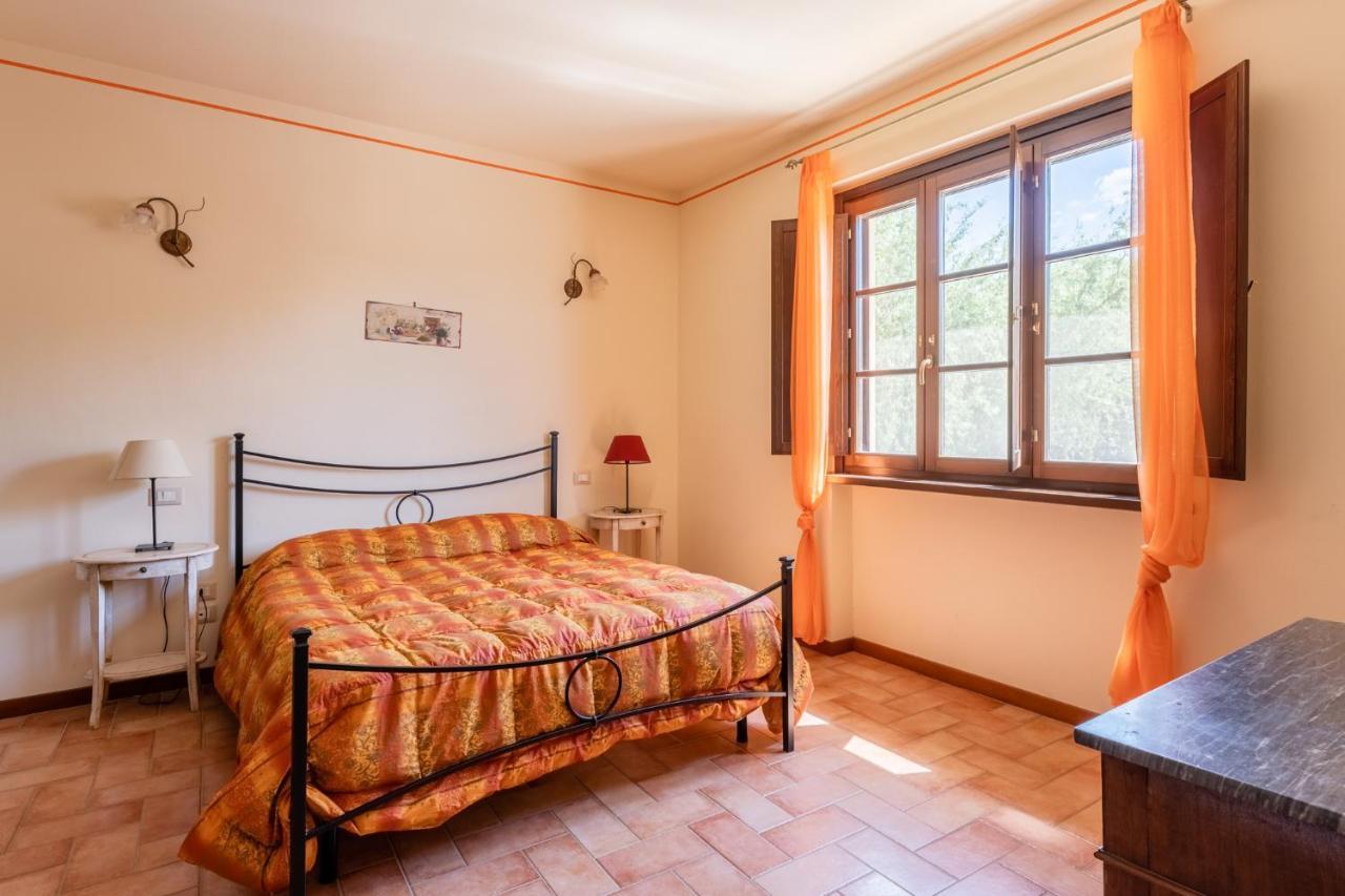 Casolare Dei Fiori - Mughetto Villa มอนติคาร์โล ภายนอก รูปภาพ