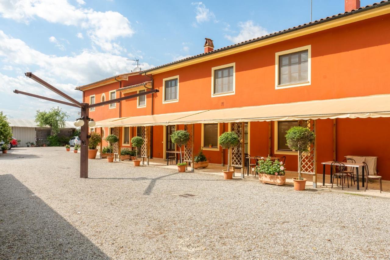 Casolare Dei Fiori - Mughetto Villa มอนติคาร์โล ภายนอก รูปภาพ