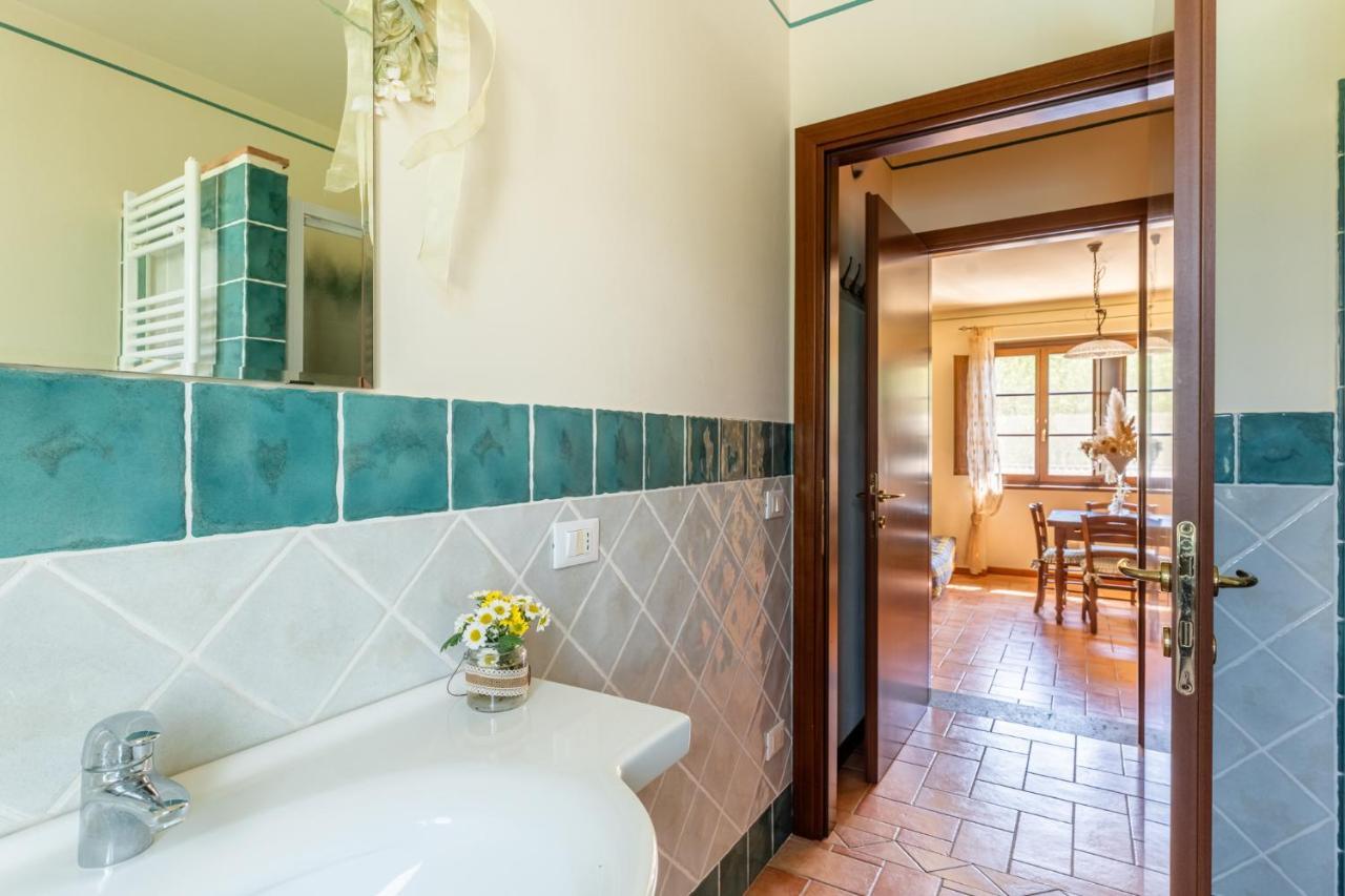 Casolare Dei Fiori - Mughetto Villa มอนติคาร์โล ภายนอก รูปภาพ