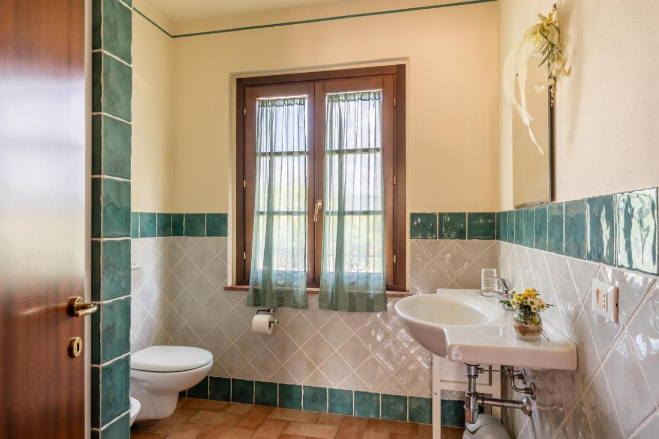Casolare Dei Fiori - Mughetto Villa มอนติคาร์โล ภายนอก รูปภาพ